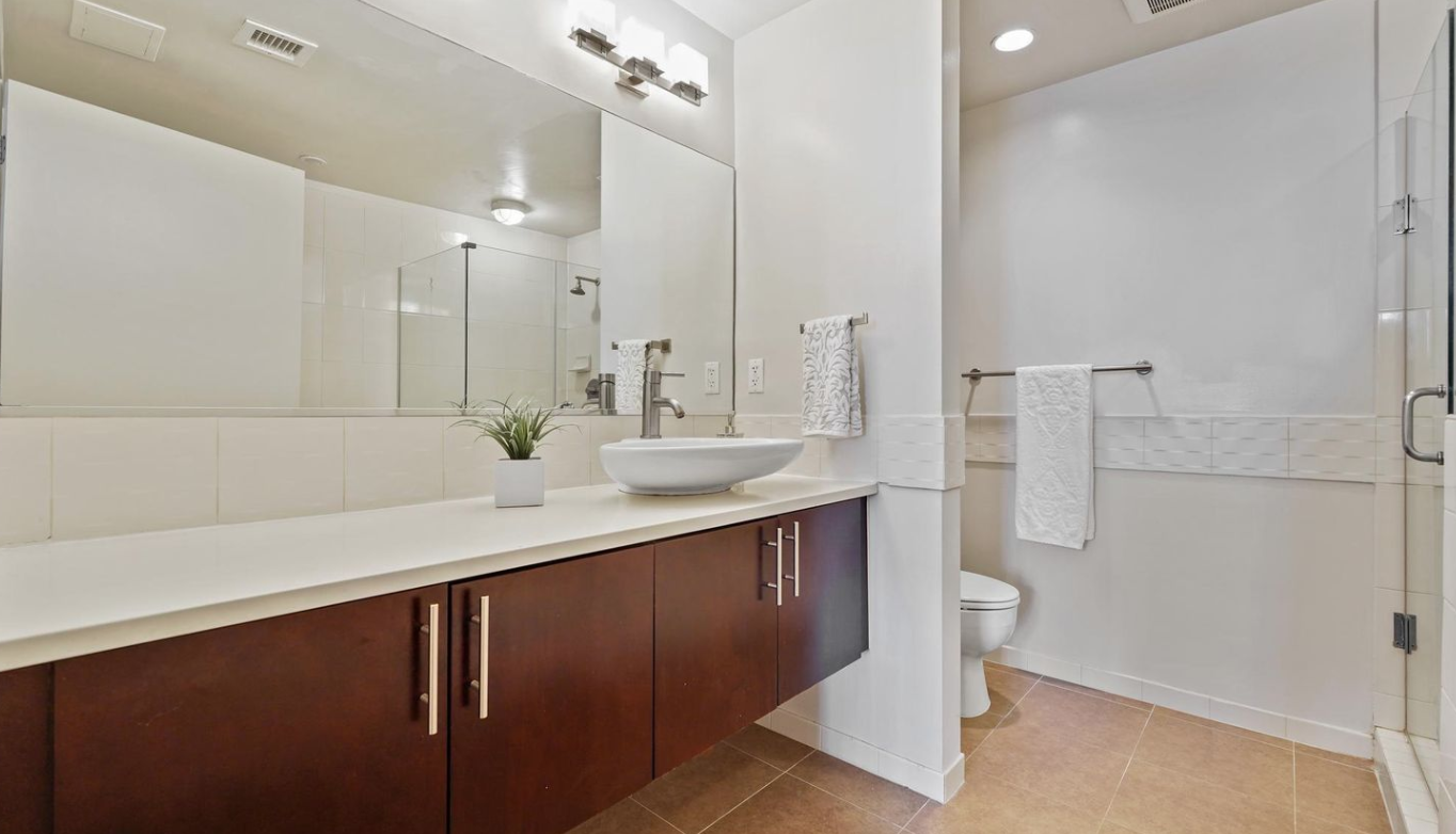 929 Florida Ave NW, District Of Columbia 20001, 1 Bedroom Bedrooms, ,1 BathroomBathrooms,Apartment,Active Listings,Florida Ave ,1009