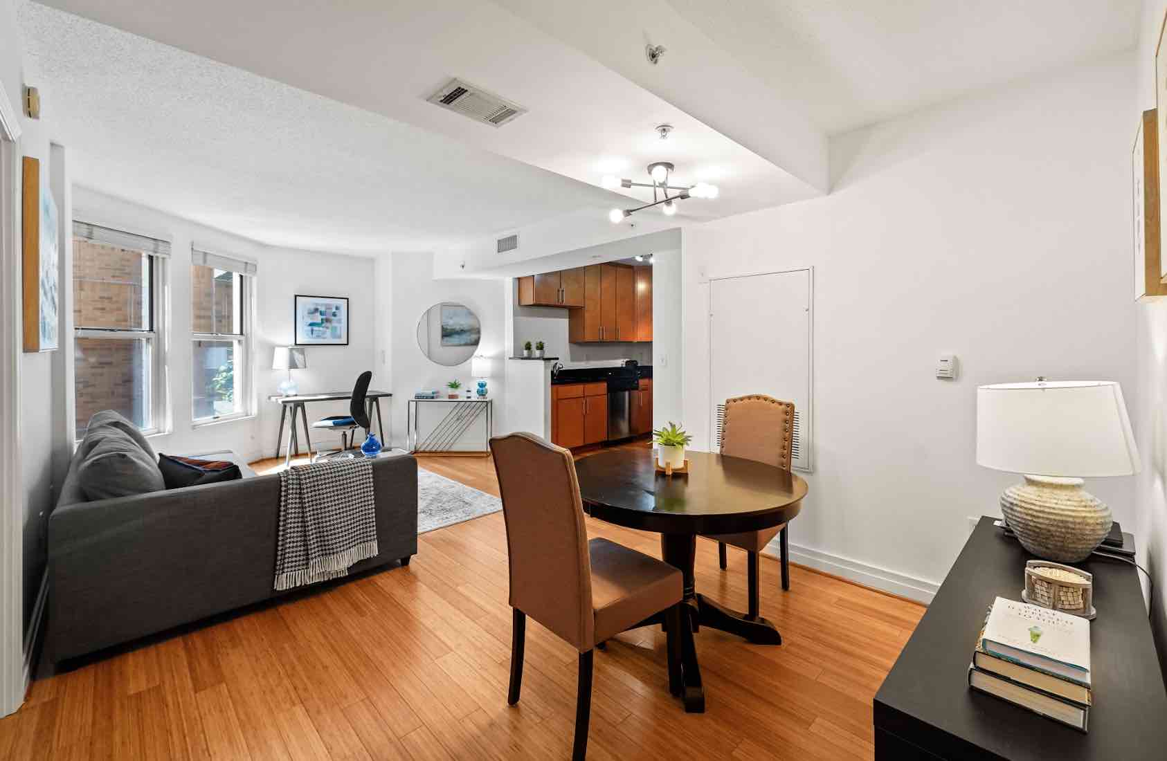 915 E St NW, District Of Columbia 20004, 1 Bedroom Bedrooms, ,1 BathroomBathrooms,Apartment,Active Listings,The Artisan,E St,1012