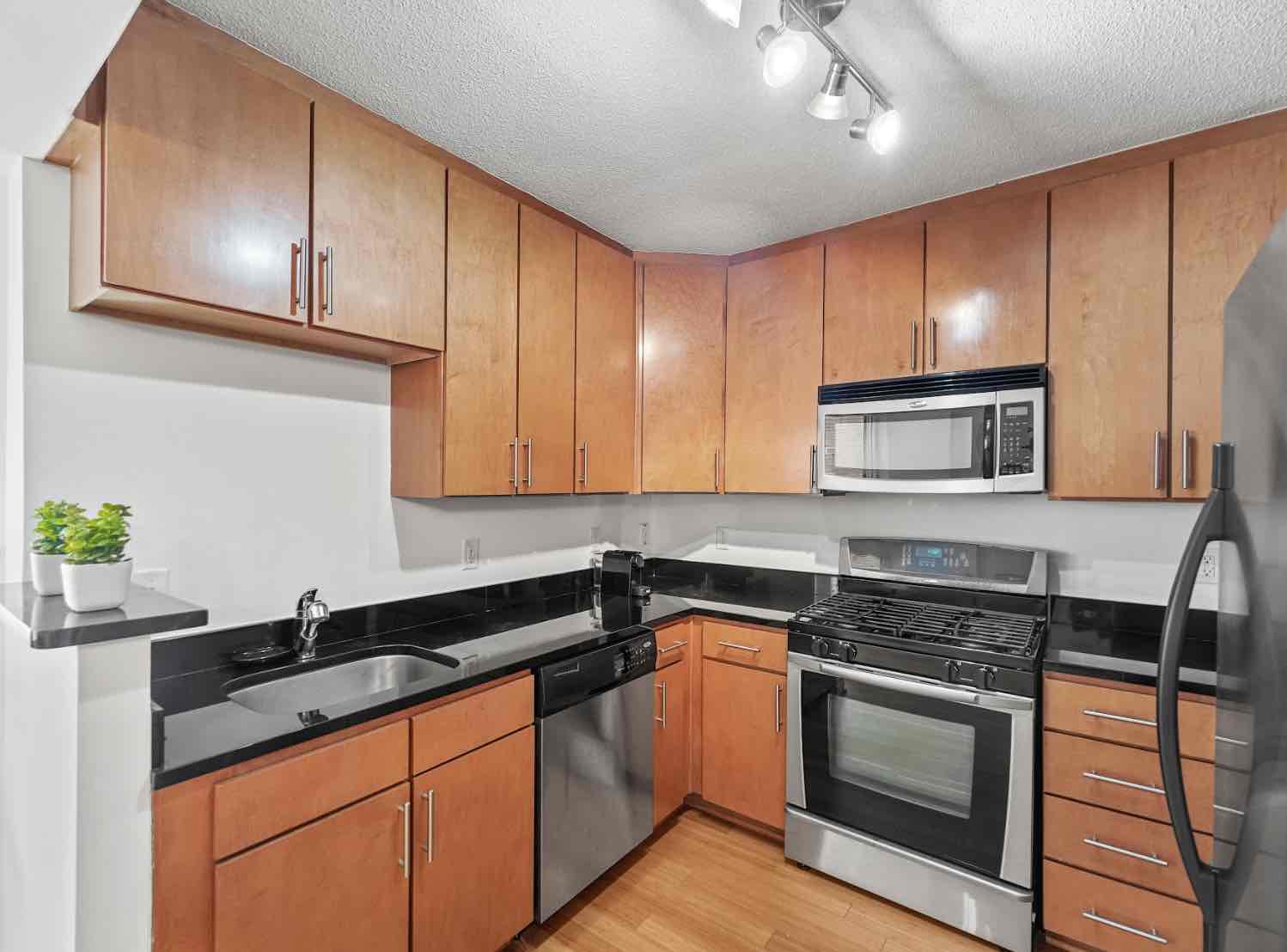 915 E St NW, District Of Columbia 20004, 1 Bedroom Bedrooms, ,1 BathroomBathrooms,Apartment,Active Listings,The Artisan,E St,1012