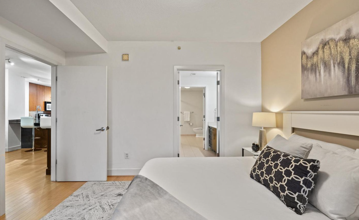910 M St NW, Washington, District Of Columbia 20001, 2 Bedrooms Bedrooms, ,2 BathroomsBathrooms,Apartment,Sold Listings,M St ,1018