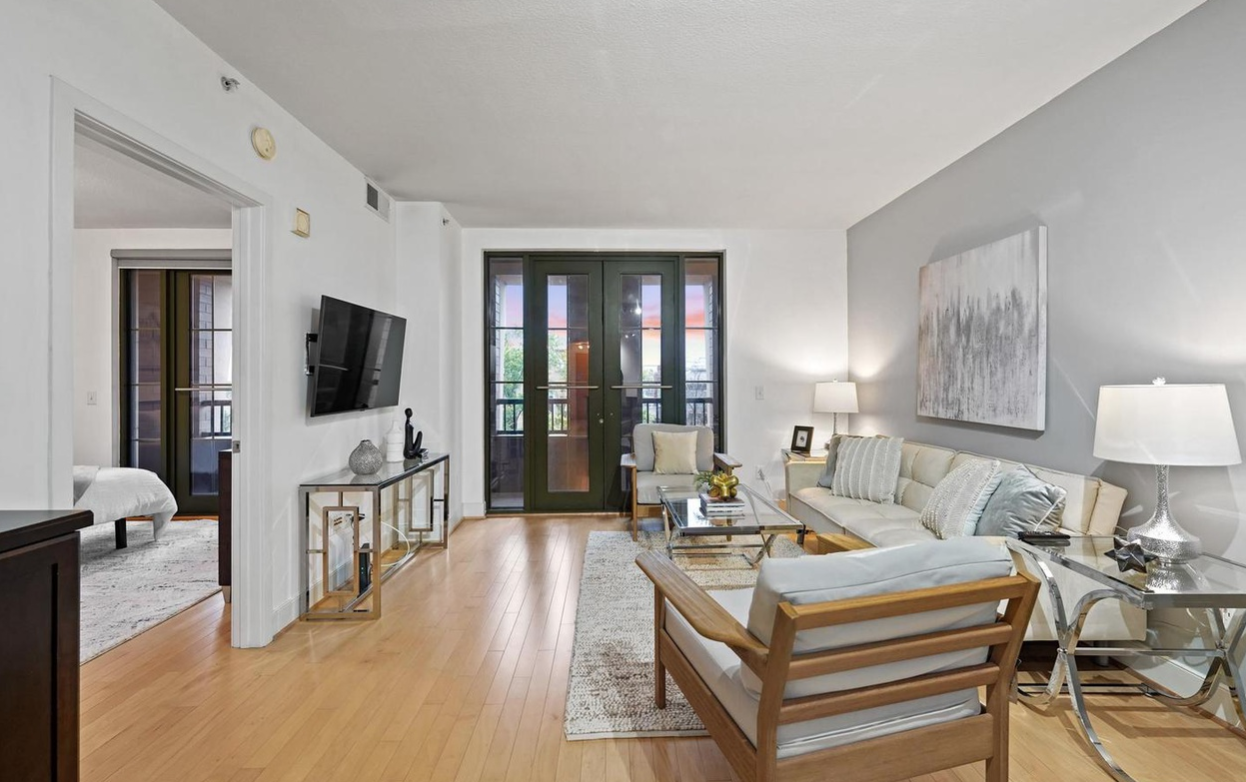 910 M St NW, Washington, District Of Columbia 20001, 2 Bedrooms Bedrooms, ,2 BathroomsBathrooms,Apartment,Sold Listings,M St ,1018