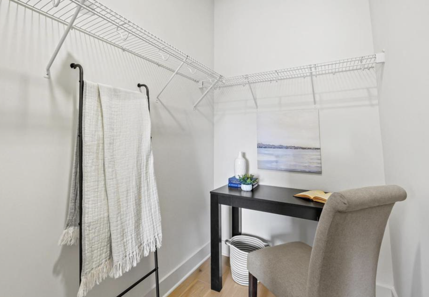 6803 Cameron Dr NW, District Of Columbia, 3 Bedrooms Bedrooms, ,2 BathroomsBathrooms,Apartment,Sold Listings,Cameron Dr,1027