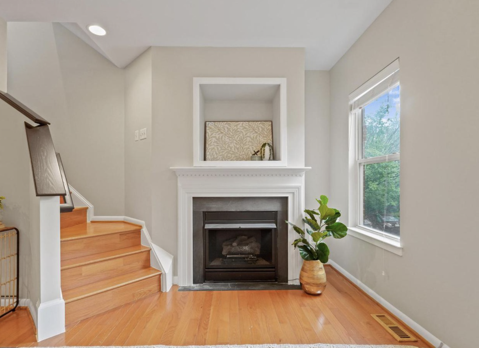 2103 12th Pl NW, District Of Columbia, 3 Bedrooms Bedrooms, ,3 BathroomsBathrooms,Apartment,Sold Listings,12th Pl,1028