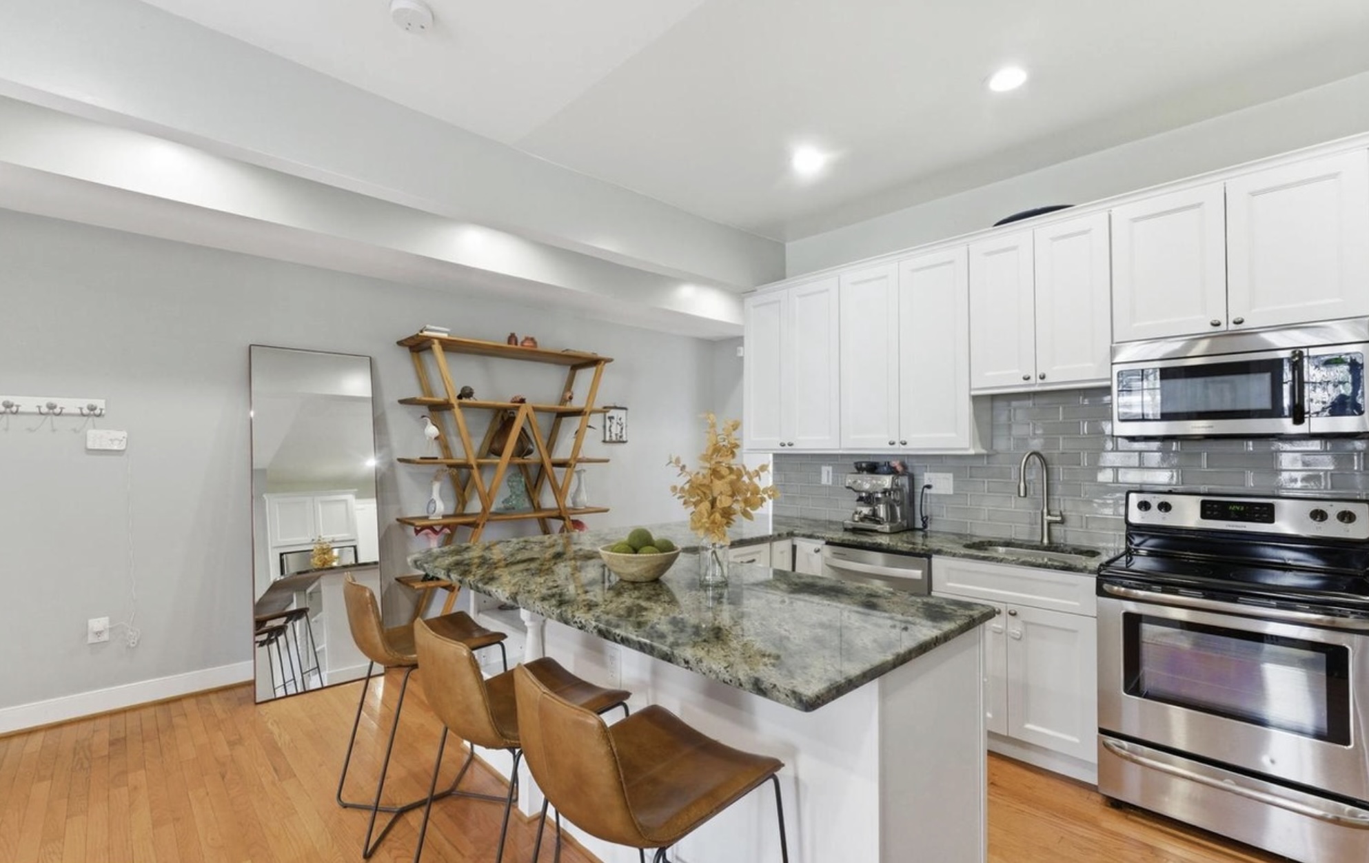1830 Lamont St, District Of Columbia, 2 Bedrooms Bedrooms, ,2 BathroomsBathrooms,House,Sold Listings,Lamont,1053