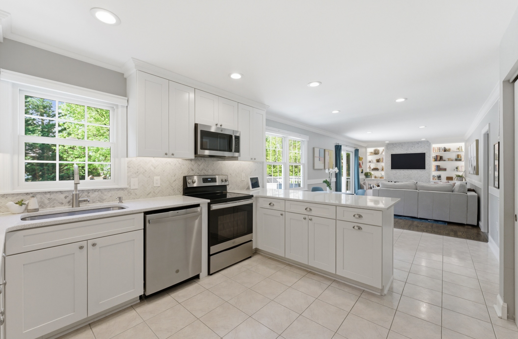 6445 Linway Terrace, Virginia 22101, 4 Bedrooms Bedrooms, ,3 BathroomsBathrooms,House,Sold Listings,Linway,1061